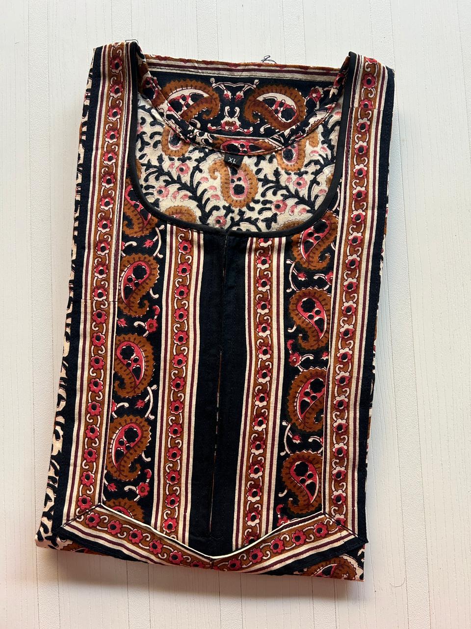 WhatsApp Image 2026-01-16 at 5.18.42 PM (1) PJCZ005-Peacock Jaipur Cotton zip Nighty - Image 1