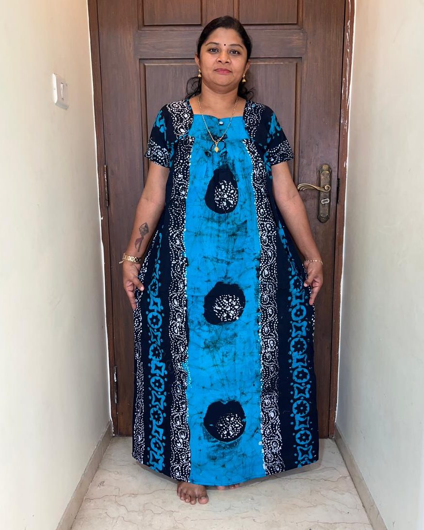 WhatsApp Image 2026-03-16 at 4.14.01 PM (2) 00AA-PEPNZ-101-Peacock Pleats No Ziip Batik - Image 1