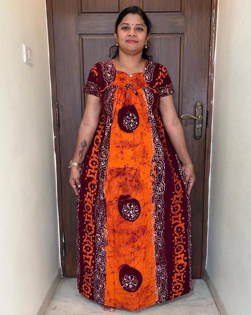 WhatsApp Image 2026-03-30 at 6.27.02 PM (1) 00AA-PEPNZ-503-Peacock Pleats No Ziip Batik Nighty - Image 1