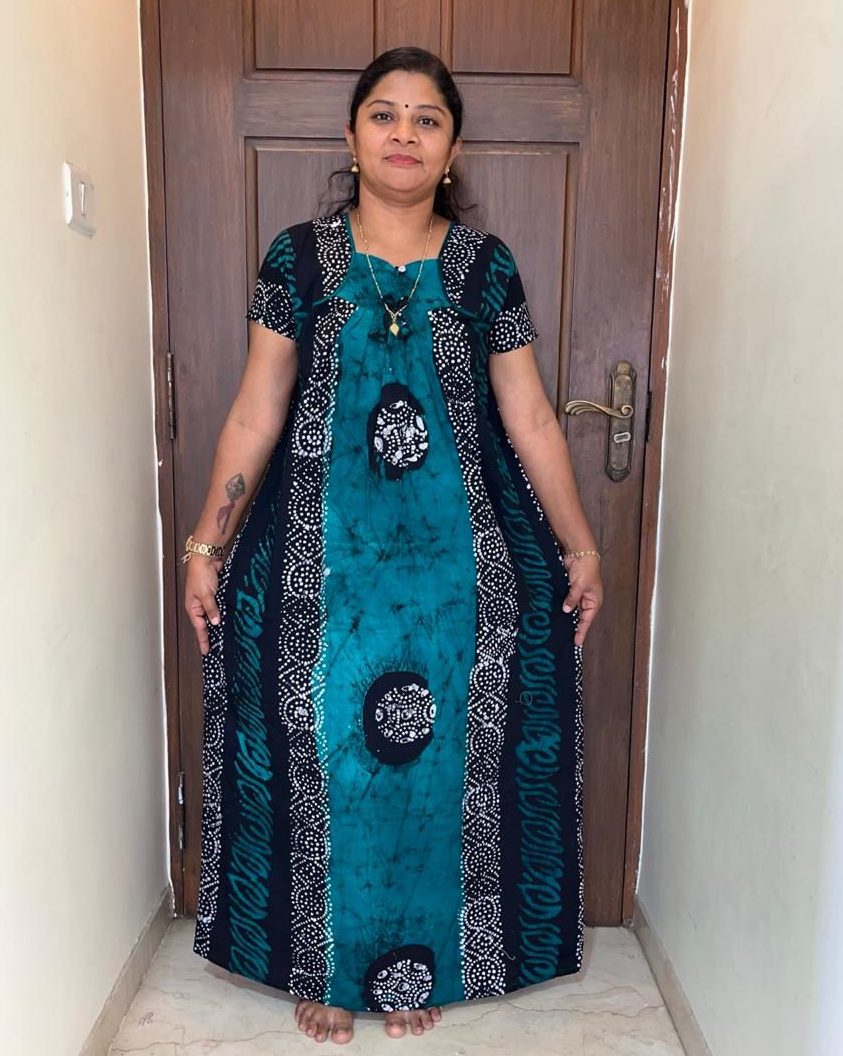 WhatsApp Image 2026-03-30 at 6.27.04 PM (1) 00AA-PEPNZ-500-Peacock Pleats No Ziip Batik Nighty - Image 1