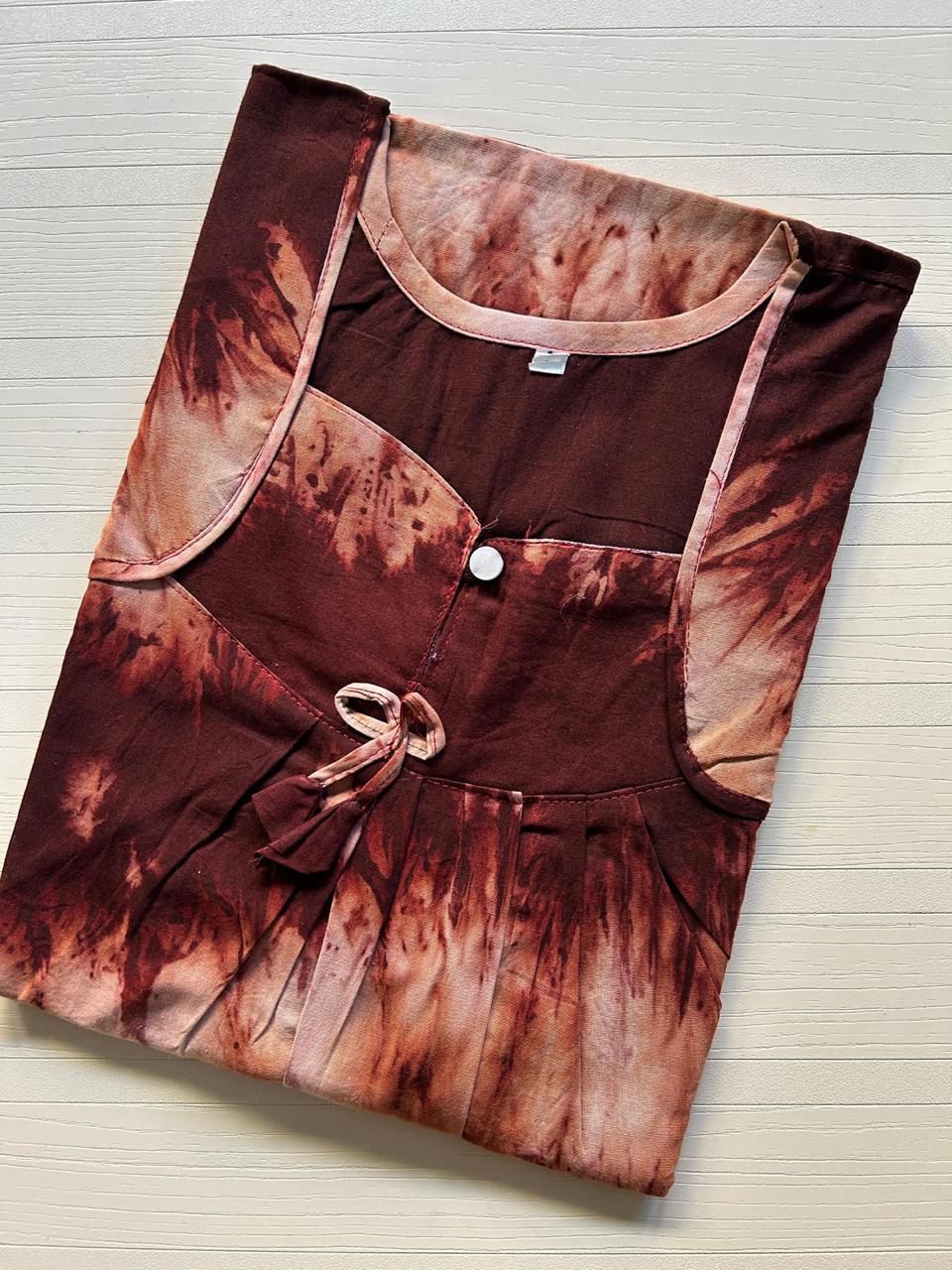 WhatsApp Image 2026-03-30 at 6.32.18 PM (1) 00AA-PEPNZ-006-Peacock Pleats No Ziip Nighty - Image 1