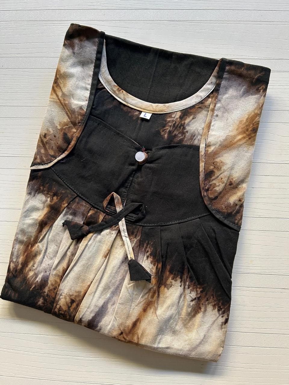 WhatsApp Image 2026-03-30 at 6.32.18 PM 00AA-PEPNZ-004-Peacock Pleats No Ziip Nighty - Image 1