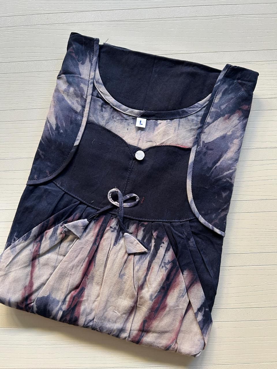 WhatsApp Image 2026-03-30 at 6.32.19 PM 00AA-PEPNZ-005-Peacock Pleats No Ziip Nighty - Image 1