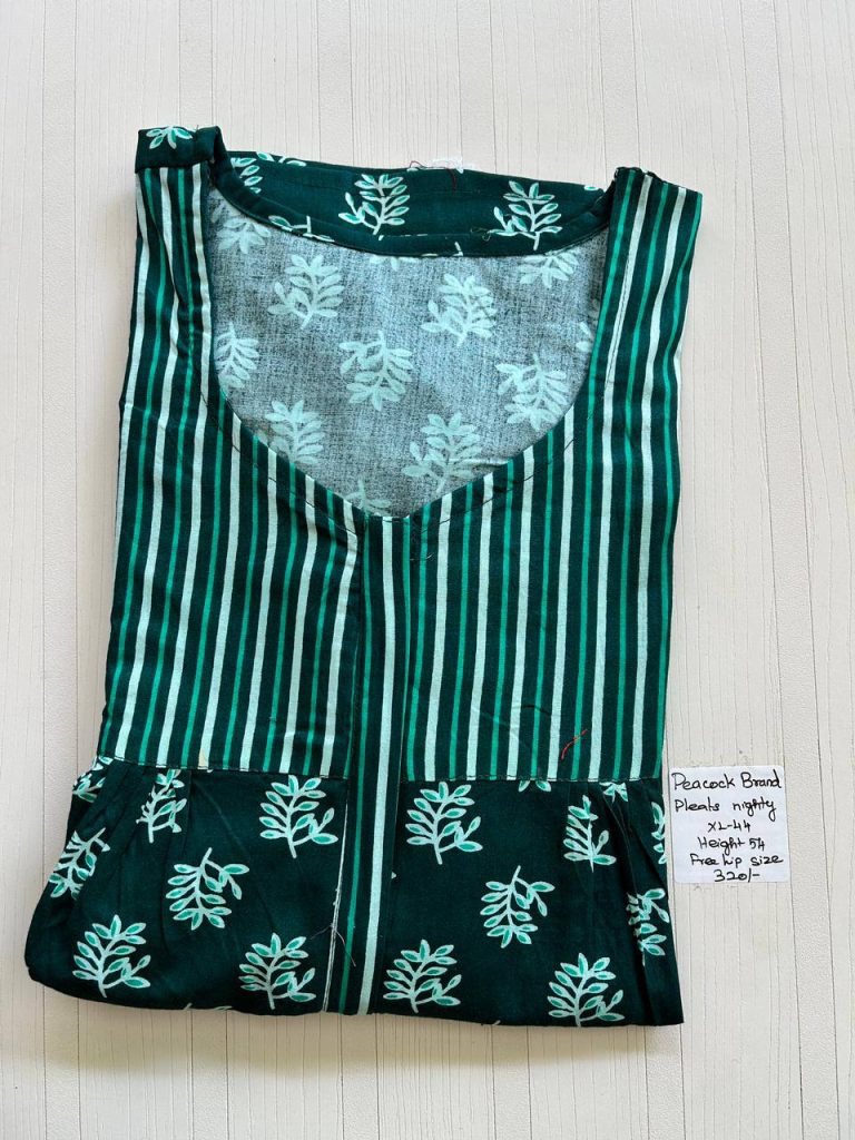 AA0239 Peacock Pleats zip