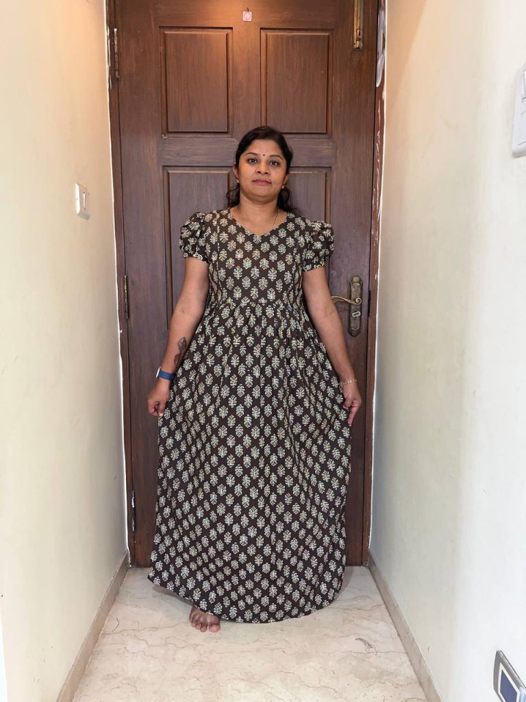 AA1120 Peacock Feeding Frockk