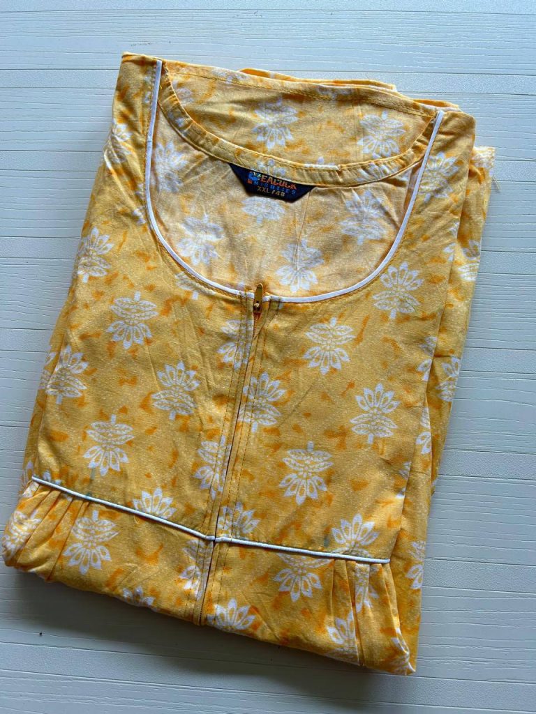 AA0253 Peacock Pleats Zip (offer)